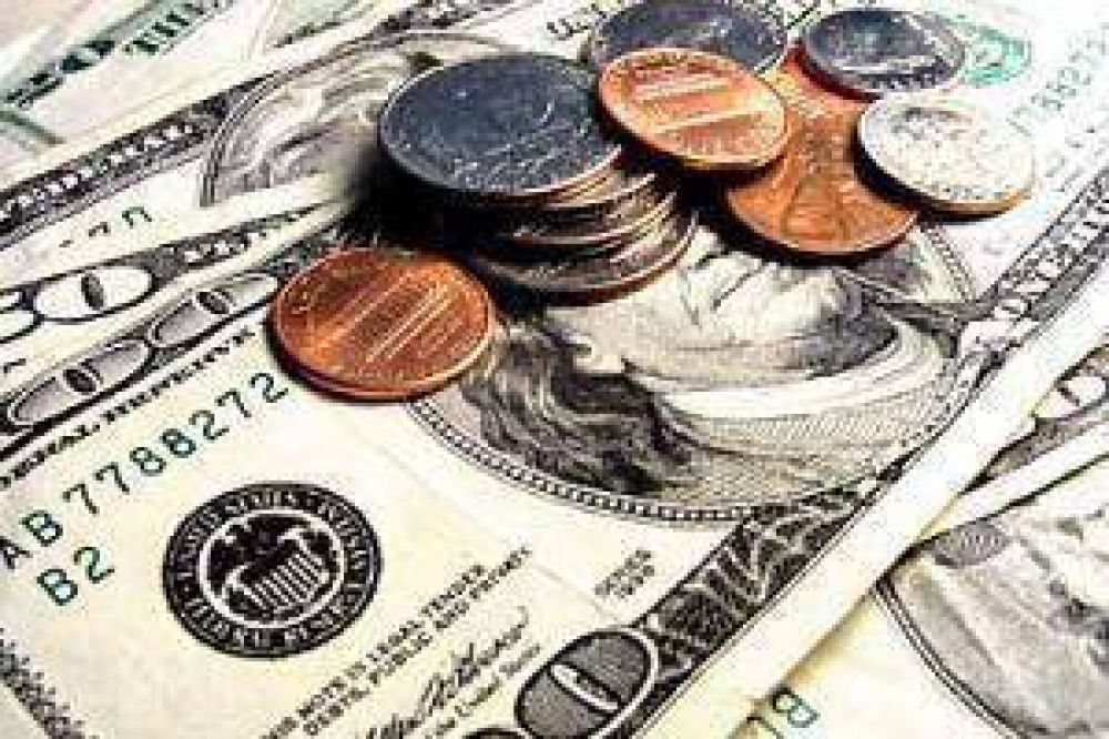El blue subi� 37 centavos a $ 10,45 y cuesta el doble del oficial