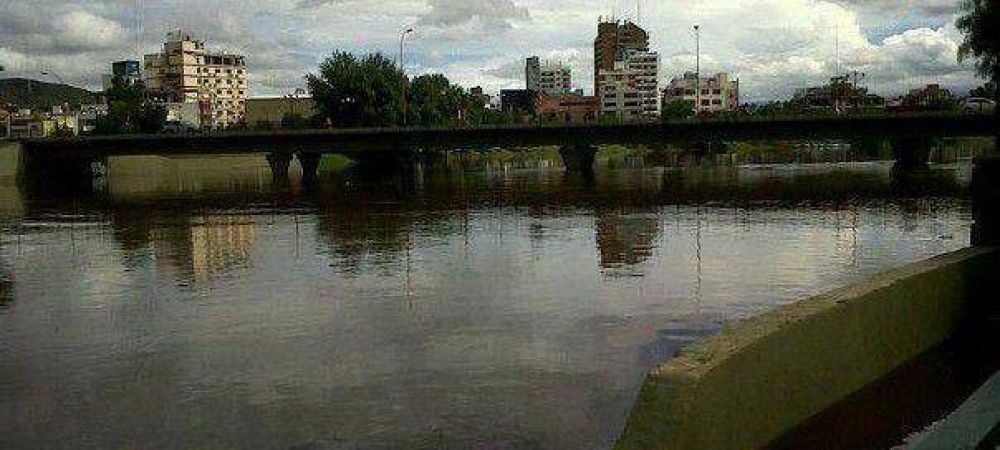 Provincia detect� casi 60 restaurantes y hoteles que vuelcan desechos al lago