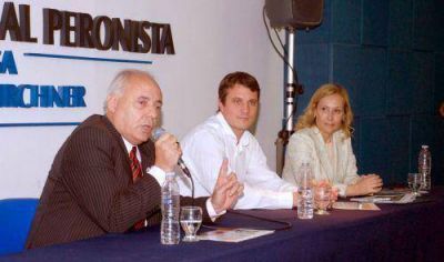 Regueiro disert� sobre Asignaci�n Universal por Hijo