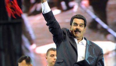 Chavizados: Maduro encabez� un acto en un All Boys colmado