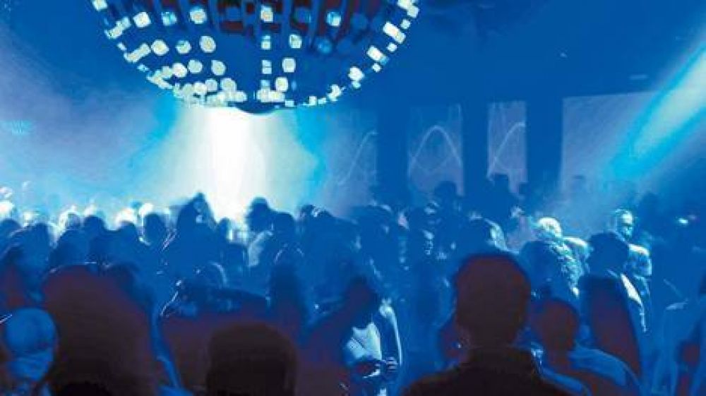 En unas 40 discos porte�as se fuma aunque est� prohibido