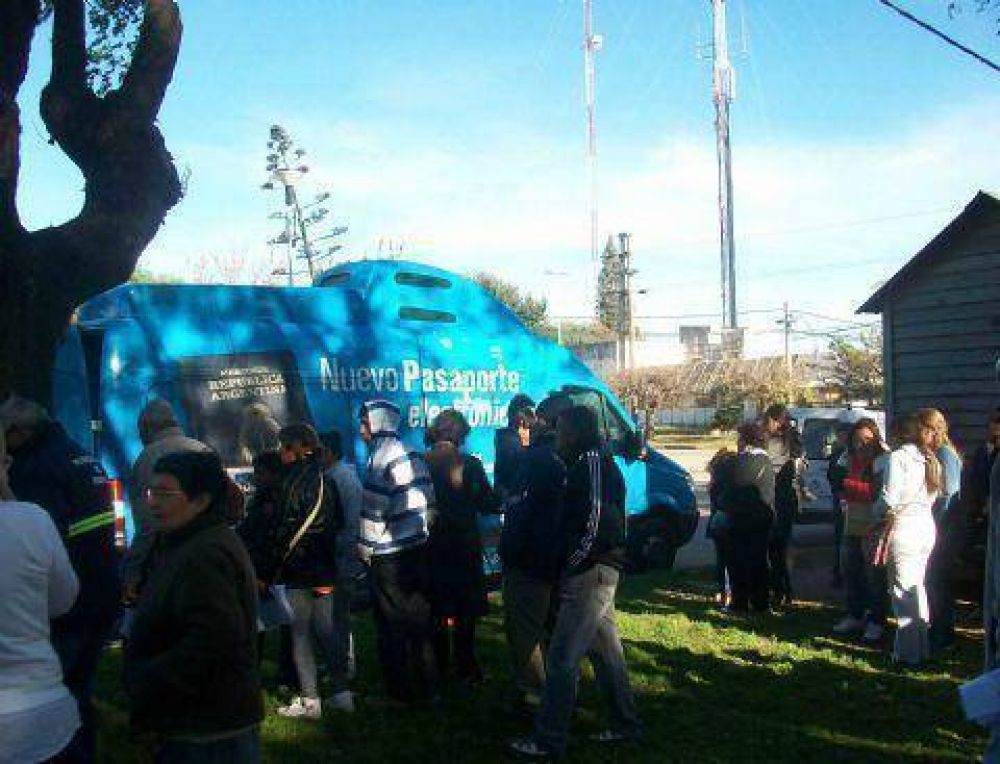 Llegaron las oficinas m�viles para tramitar DNI y Pasaporte