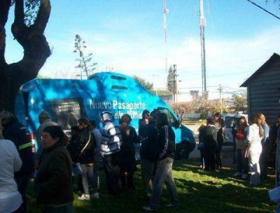 Llegaron las oficinas m�viles para tramitar DNI y Pasaporte