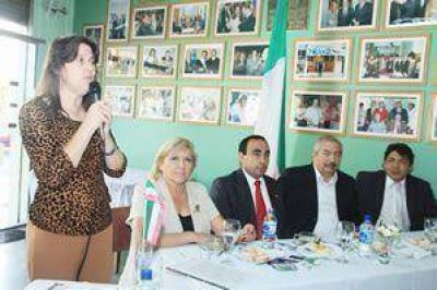 Graciela Caselles confirm� la permanencia del PB en el FpV