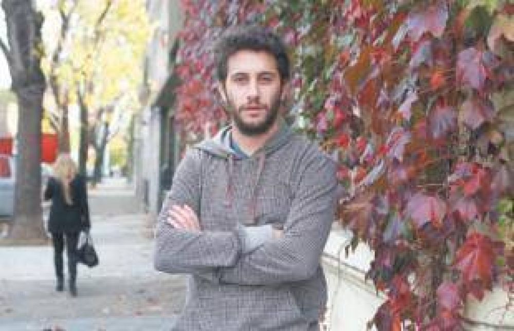 Polic�as de San Pedro detuvieron y golpearon a un periodista de Tiempo Argentino