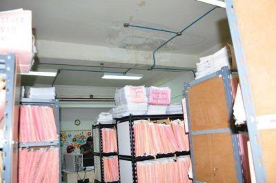Molas: se rompi� un ca�o y se mojaron historias cl�nicas