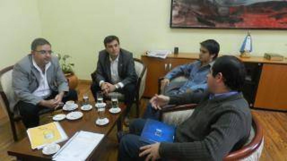 Jalil recibi� a integrantes de J�venes Empresarios de Catamarca
