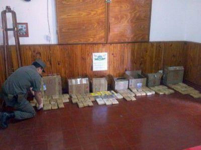 Perra gendarme detecta 10 kilos de coca�na que eran trasladados de Misiones a Buenos Aires