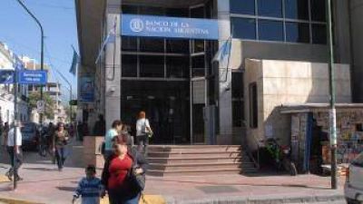 Bancos: restringen la atenci�n al p�blico