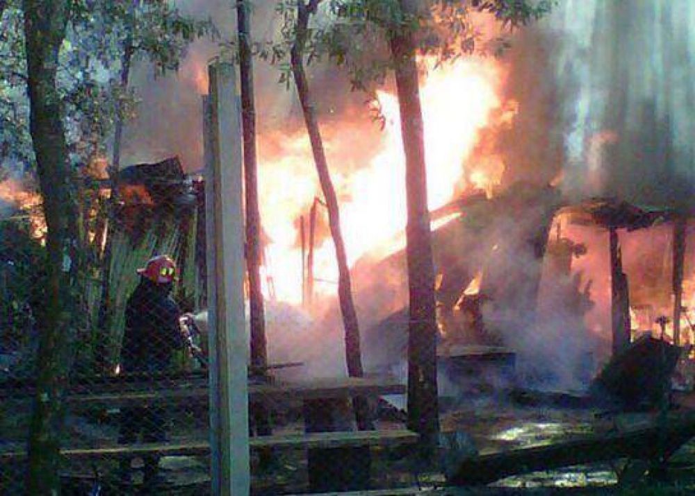 Otra vivienda arde en Posadas