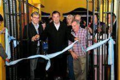 Miguel Isa inaugur� oficialmente las obras del mercadito municipal �Evita�