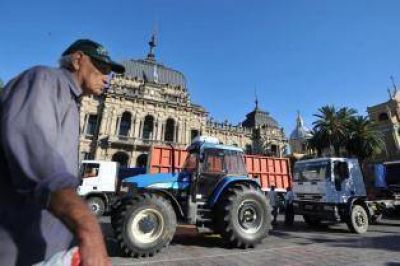 Alperovich apunt� contra los due�os de ingenios