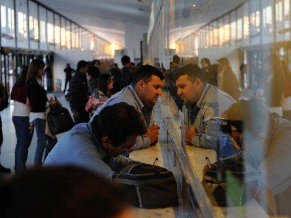 El paro de Monticas y Santafesina se hace sentir en toda la regi�n