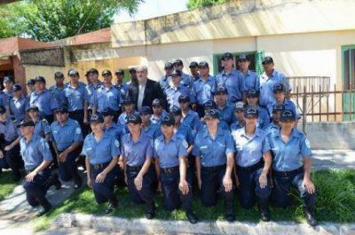 El gobernador Colombi ascendi� a casi 1.700 efectivos de Seguridad