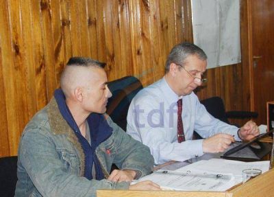 Polic�a acusado de abuso, declar� que era seducido por su v�ctima de 11 a�os