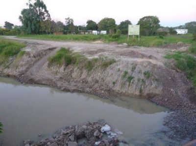 Vecinos esperan obras del paseo costero en el Pirayu�