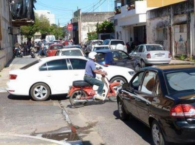 Sin sem�foros algunas esquinas del centro se trasforman en un caos vial