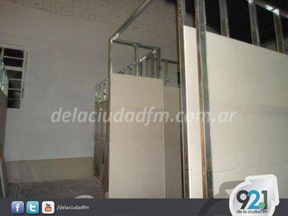 Avanzan en la instalaci�n de la f�brica de cristales �pticos