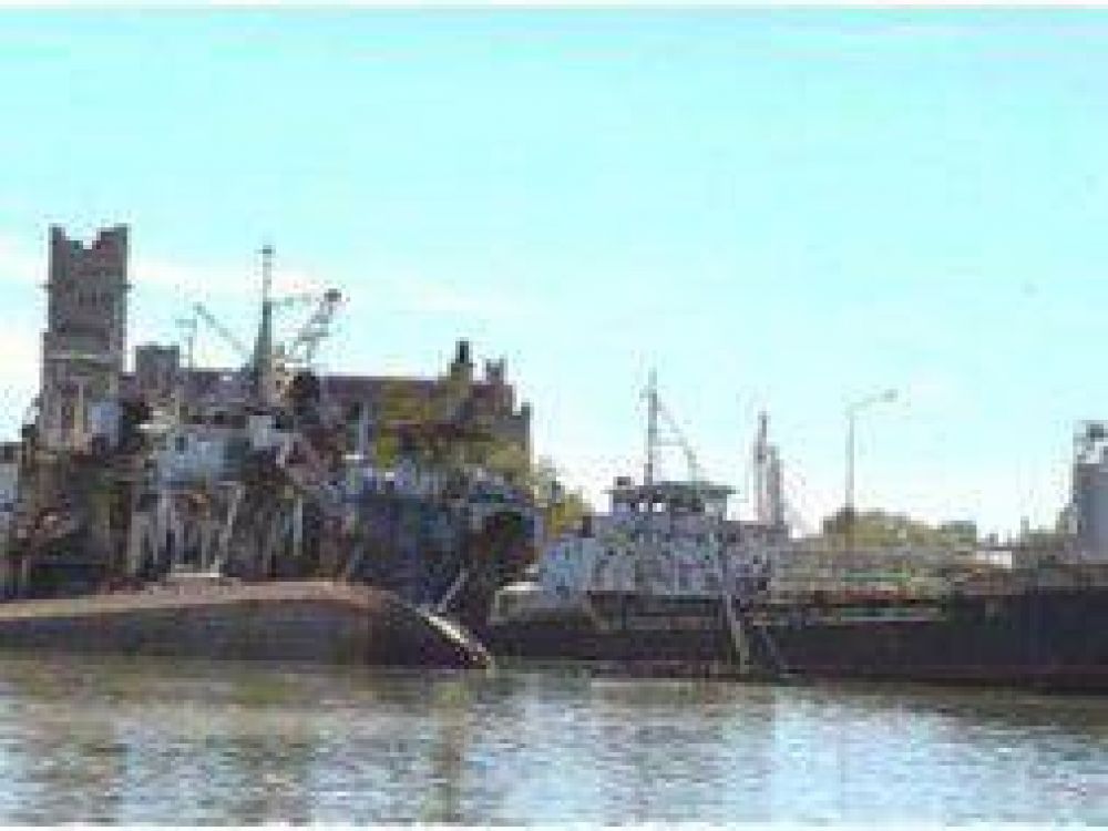 Bah�a Blanca: Remover�n las embarcaciones obsoletas del Puerto de White