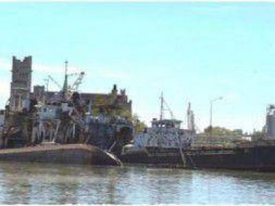Bah�a Blanca: Remover�n las embarcaciones obsoletas del Puerto de White