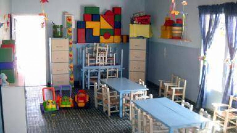 Despu�s de varias pol�micas, regular�n las guarder�as infantiles