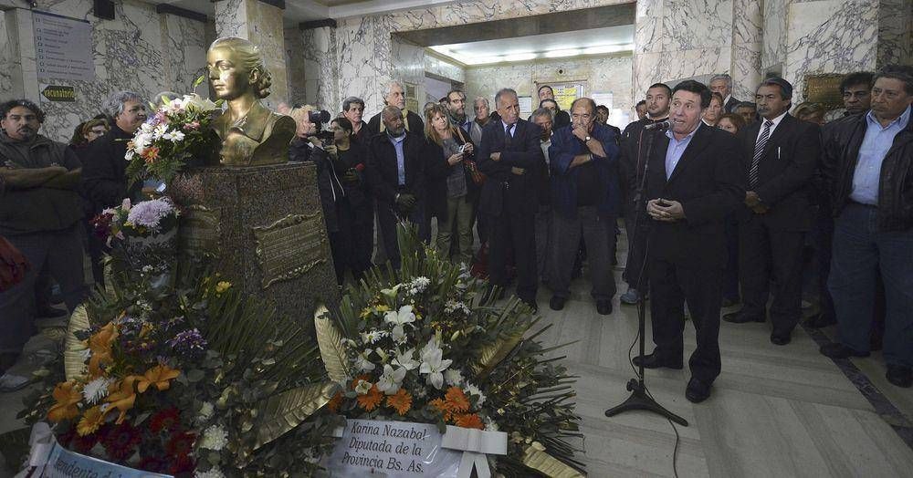 A 94 A�OS DEL NACIMIENTO DE EVITA