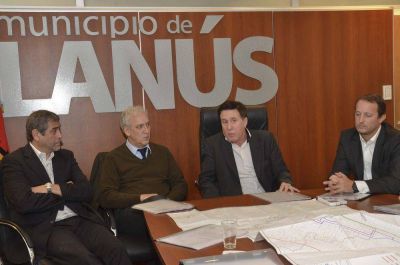 REUNI�N DE INTENDENTES EN LAN�S  