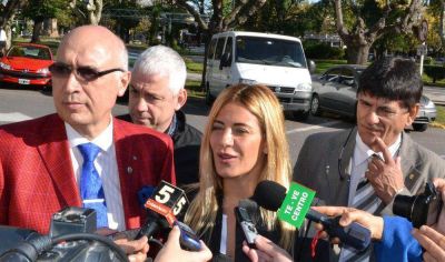 Nora De Luc�a sostuvo que la agenda educativa es mucho m�s amplia para tener que circunscribirla solo a una cuesti�n econ�mica