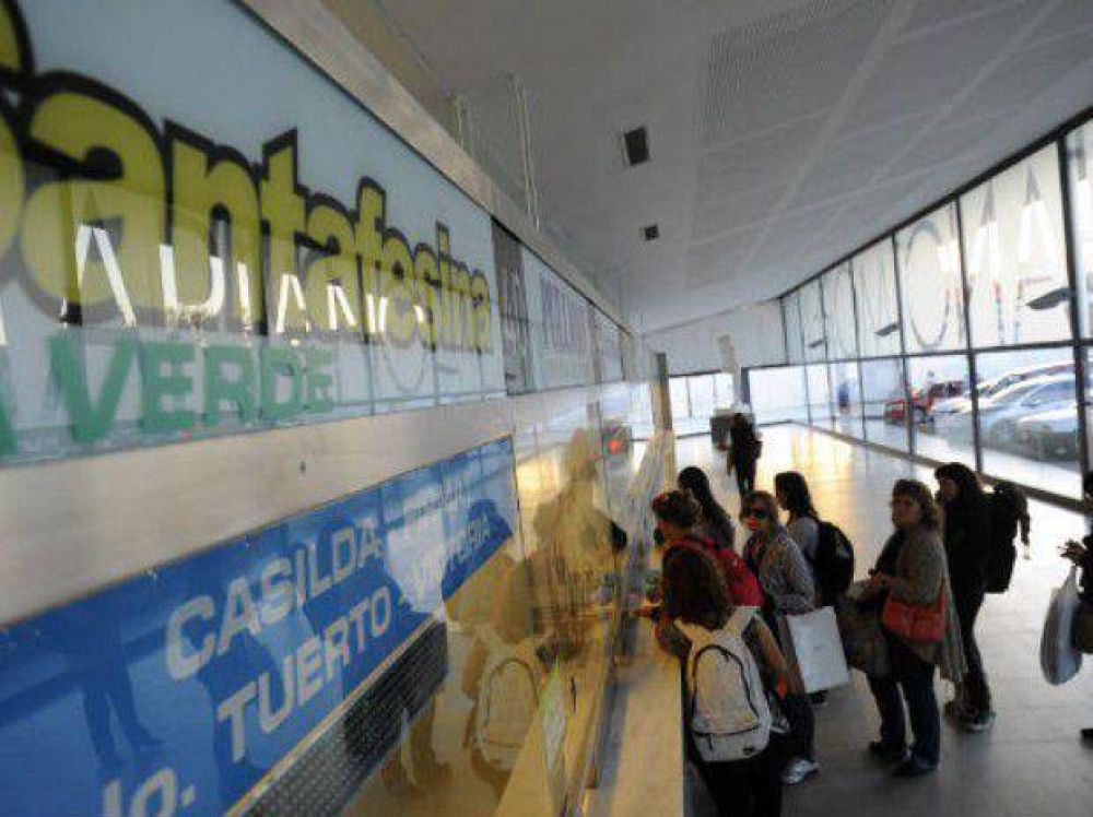 Las empresas Santafesina y Monticas levantaron el paro en la Terminal de Omnibus