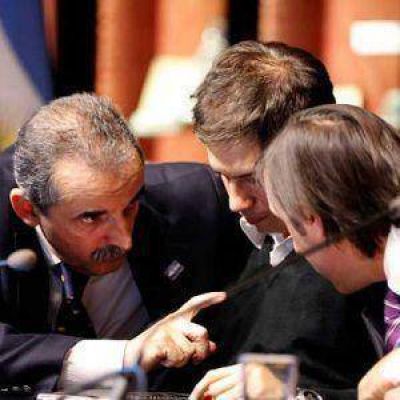Funcionarios del equipo econ�mico defienden el blanqueo en el Congreso