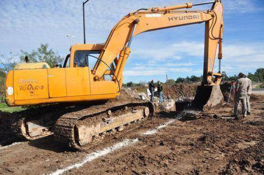 Comenz� la construcci�n del nuevo conducto pluvial en calle Garibaldi