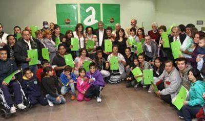El Intendente Ferraresi entreg� 36 preadjudicaciones de viviendas