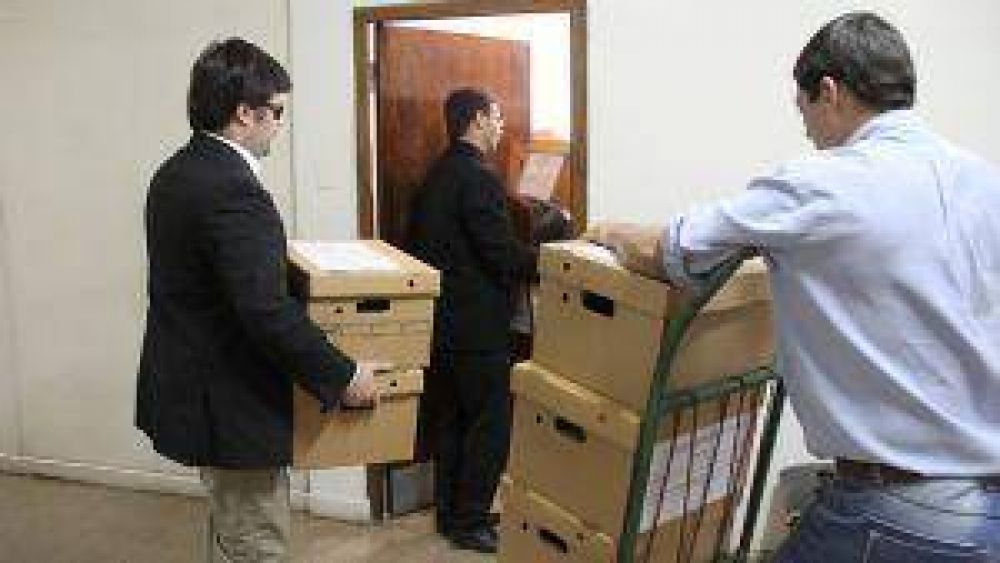 El juez Macchi, m�s complicado: ahora piden que lo suspendan