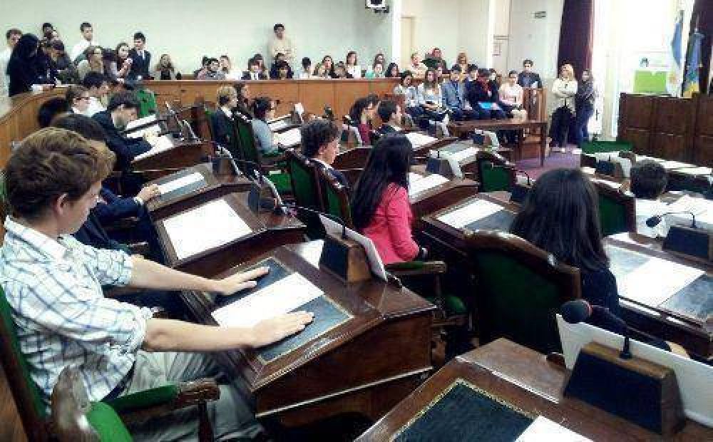 Alumnos de Vicente L�pez sesionaron en el Concejo Juvenil