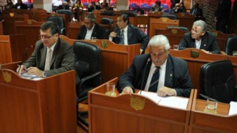 Silencio de los senadores del FV ante las cr�ticas contra Gordillo