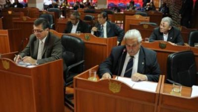 Silencio de los senadores del FV ante las cr�ticas contra Gordillo