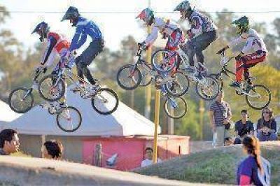 El Mundial de BMX se pone en marcha por primera vez en el pa�s