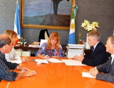 El municipio de Resistencia y Facultad de Ingenier�a reparar�n el puente Ej�rcito Argentino