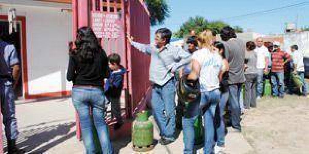Piden frenar el contrabando de garrafas