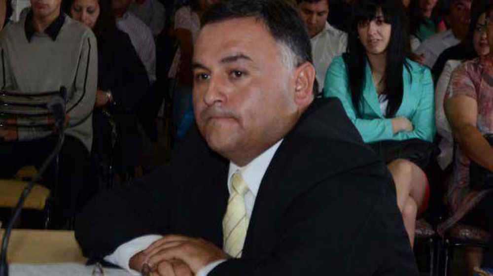 Esc�ndalo por venta de tierras municipales a Eduardo Costa