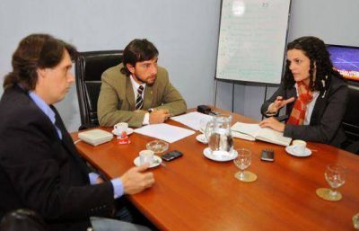 El Ministro de Trabajo y legisladores nacionales evaluaron la situaci�n de la emergencia agropecuaria de la provincia
