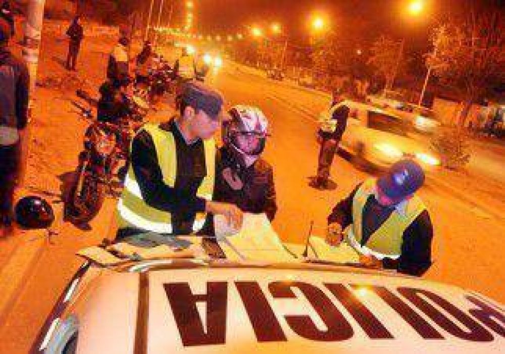 Casi 300 polic�as se desplegaron en operativo sorpresa