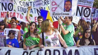Huelga y marchas en Espa�a contra los recortes en educaci�n