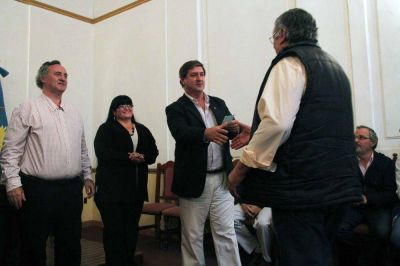 JOAQU�N DE LA TORRE FIRM� UN CONVENIO CON EL BANCO PROVINCIA PARA LA ENTREGA DE CR�DITOS A EMPRENDEDORES