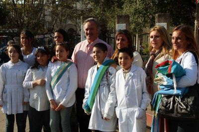 San Miguel rindi� honor al bicentenario del Himno Nacional