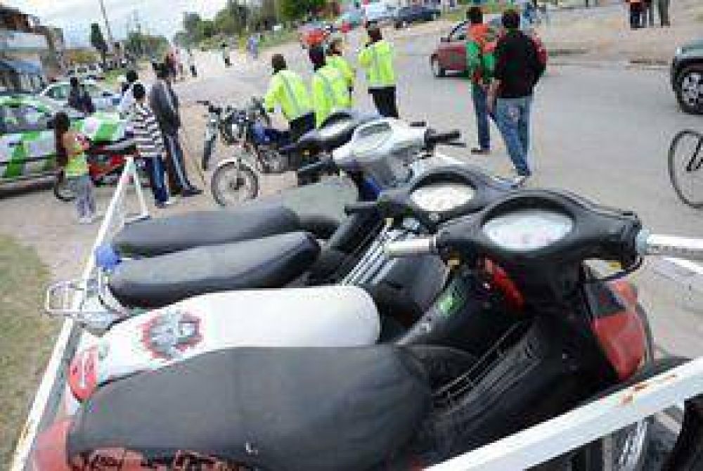 Ofrecen alternativas para que motociclistas recuperen sus veh�culos secuestrados