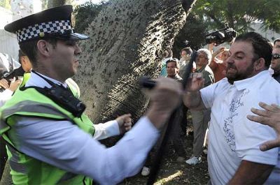 El director del Borda declar� al hospital en "estado de trauma institucional" tras la represi�n