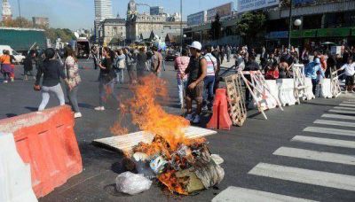 Retiro: Levantan el piquete, aunque no hay arreglo