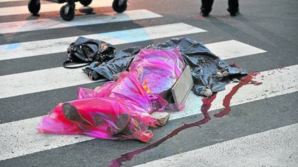 Muri� baleada al quedar en medio de un ajuste de cuentas