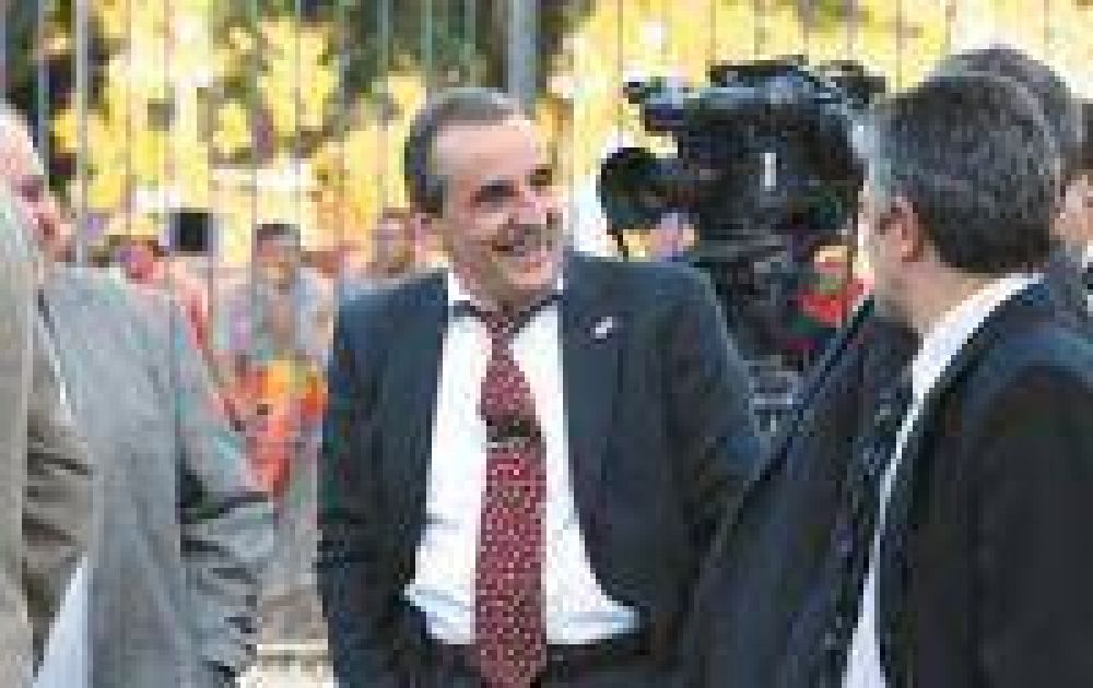 Moreno y los s�per lanzan una canasta con 500 productos a precios fijos